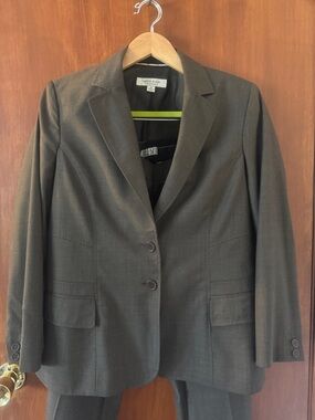 Anne Klein Gray Tailored Two-Button Suit Set (blazer and pants)
